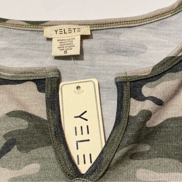 NWT Yelete Camo Long Sleeve Round Hem Keyhole Neckline Women's Size S - Picture 2 of 13